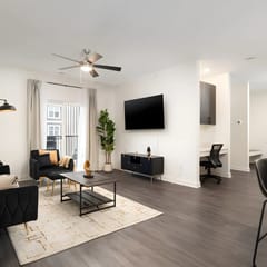 20 mins DT| Sleeps 5 | Illustrious Haven Spacious Gym